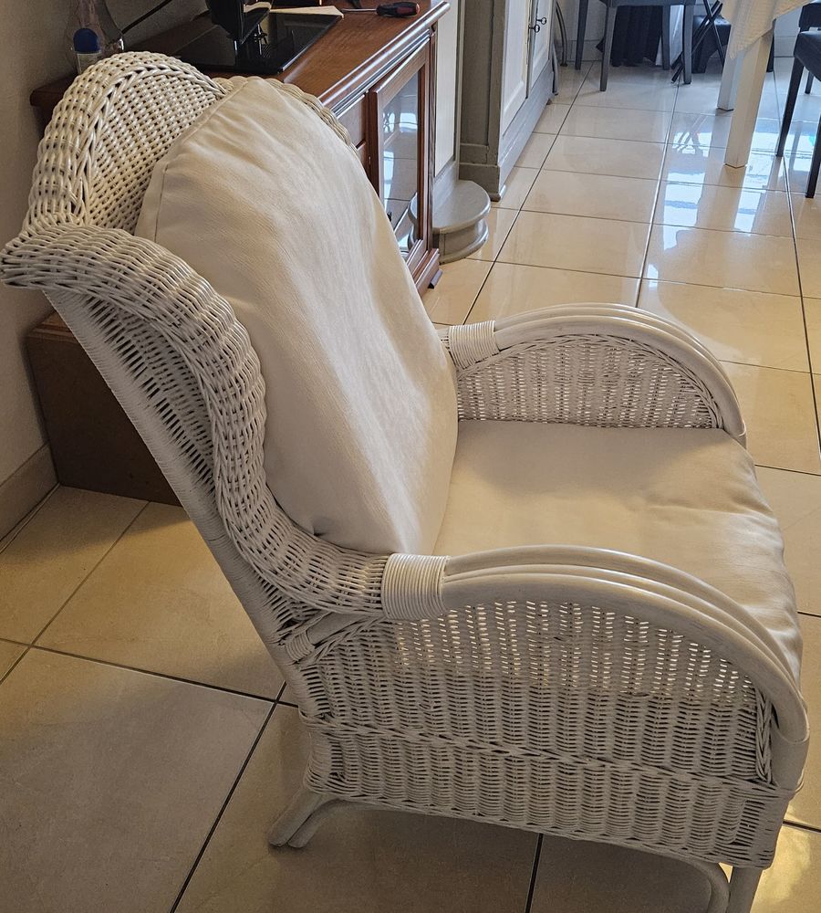 Fauteuil en osier refait � neuf Blanc 70 Le Mans (72)