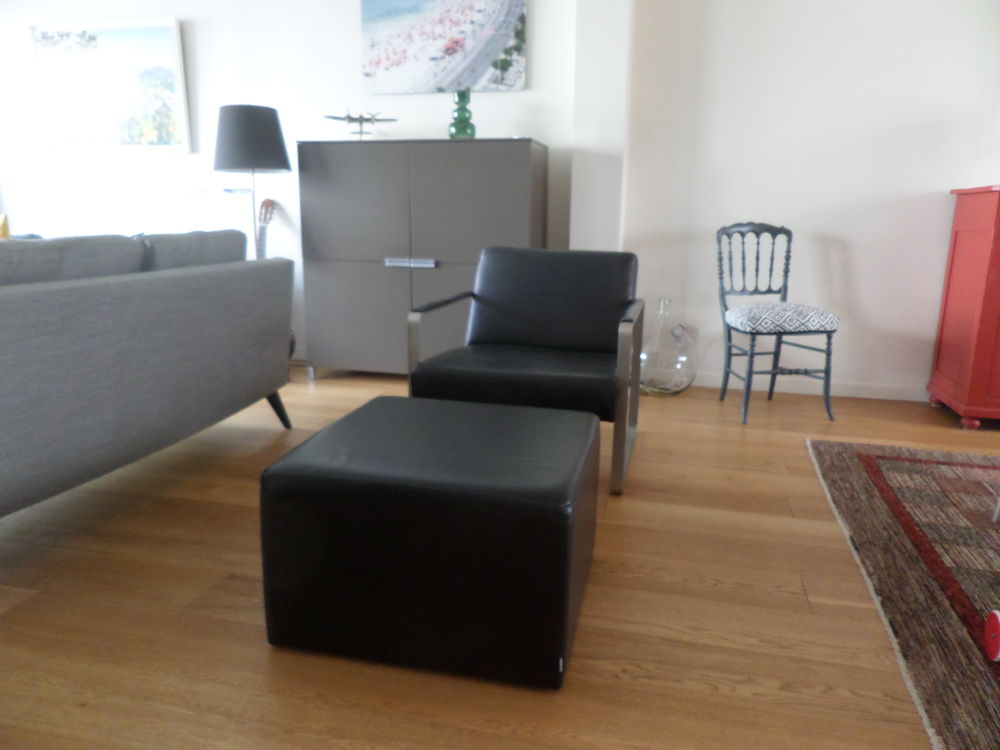 Fauteuil et pouf cuir BoConcept 400 Bordeaux (33)