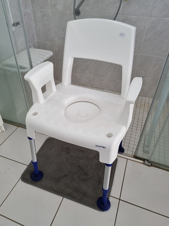 Fauteuil pour douche salle de bain NEUF 50 Chinon (37)
