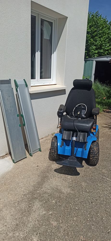 Fauteuil pour personne handicap�e 4x4 500 Corme-Royal (17)