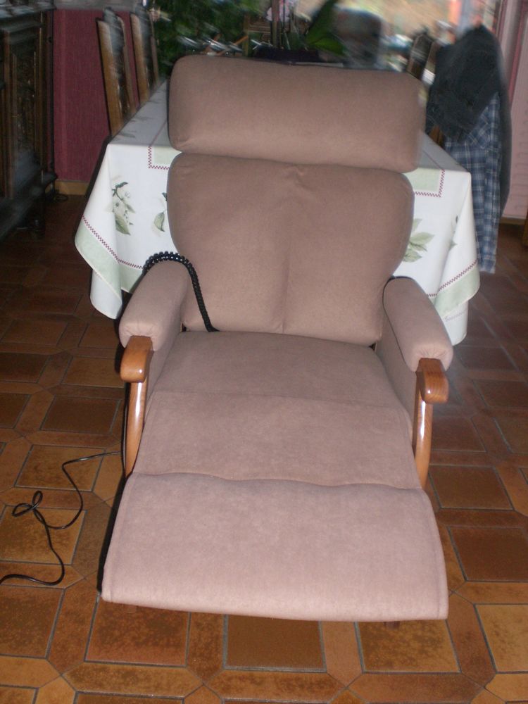 fauteuil relace �lectrique  3 positions neuf 350 Calais (62)