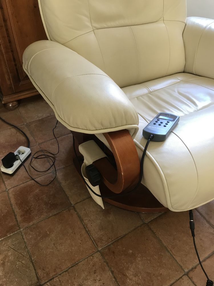 fauteuil relax avec repose-pieds 170 Venelles (13)