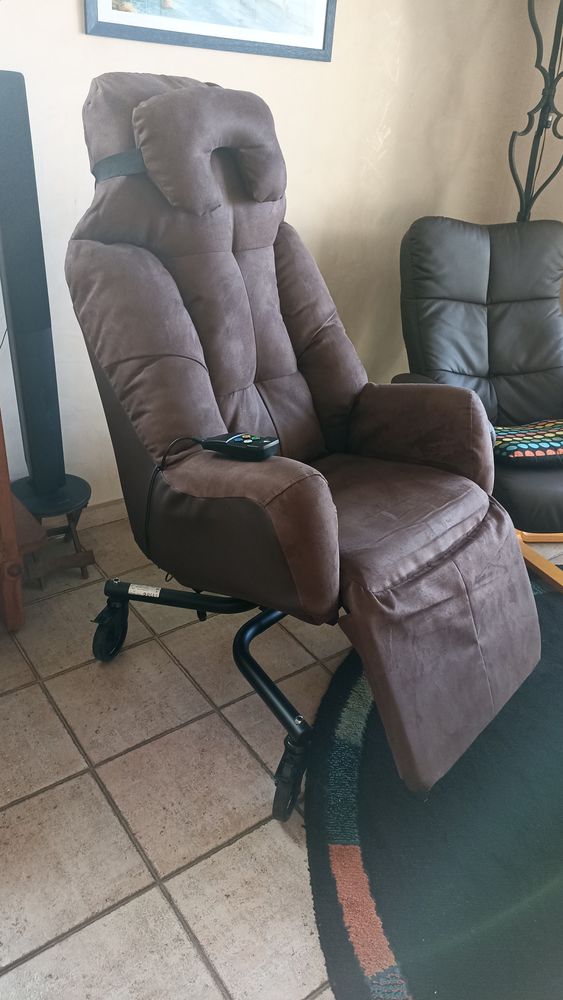  fauteuil relax �lectrique m�dicalis� marron 50 Juan Les Pins (06)
