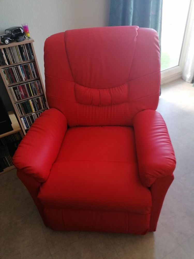 FAUTEUIL RELAX ROUGE NEUF
de juillet 2021
100 Le Plessis-Robinson (92)