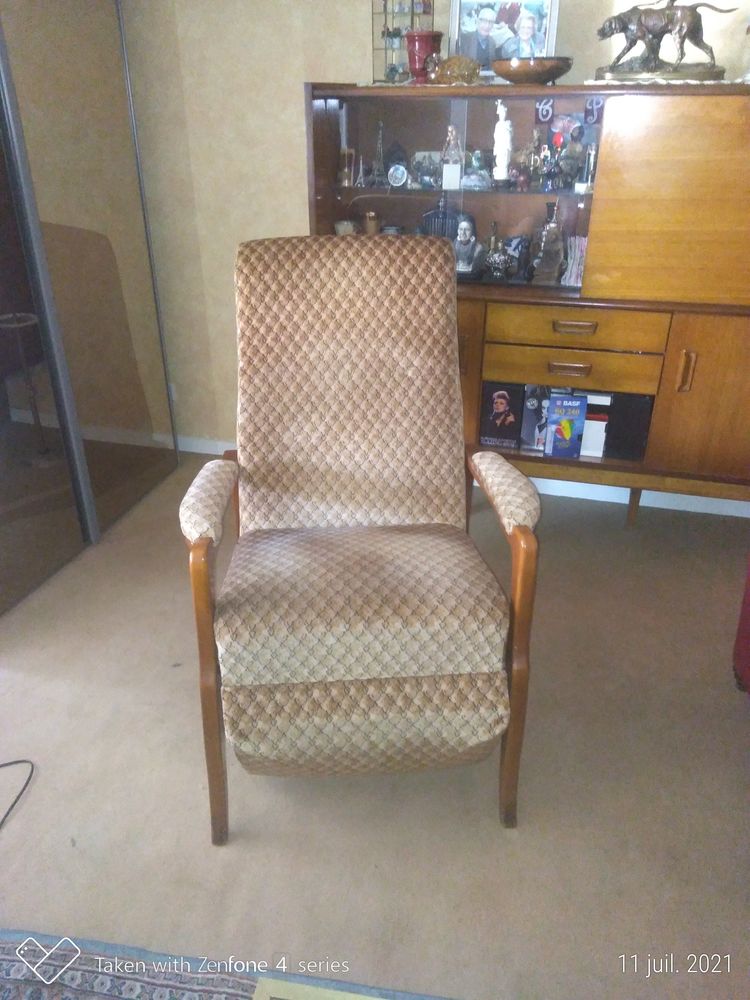 Fauteuil relax velours
A venir chercher � Enghien les Bains 90 Nogent-sur-Marne (94)