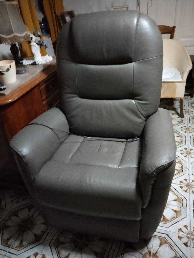 Fauteuil relaxant �lectrique 150 Rumilly (74)