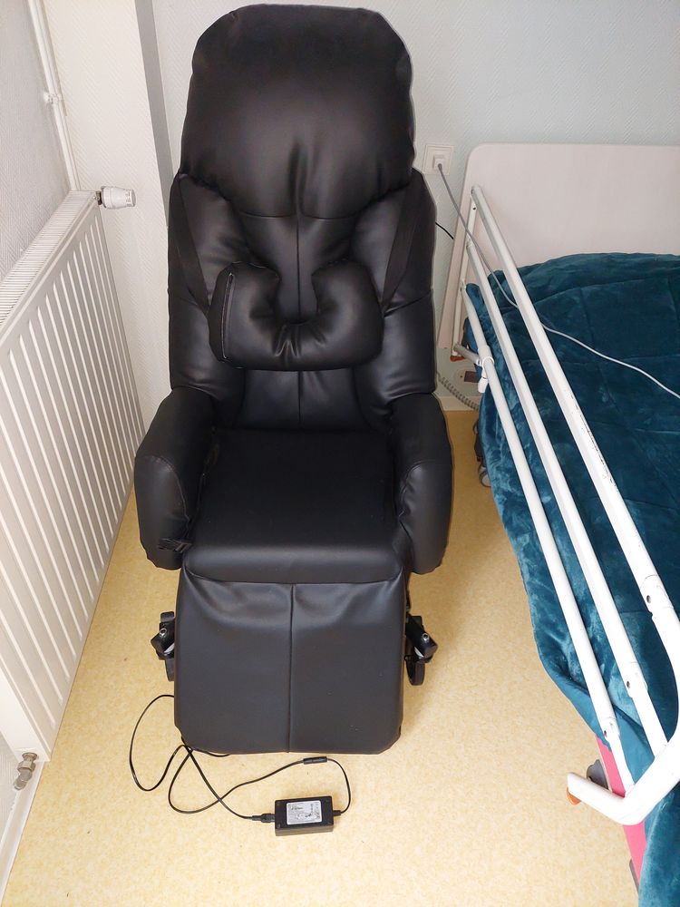 Fauteuil de relaxation �lectrique INNOV'SA neuf 950 Nantes (44)