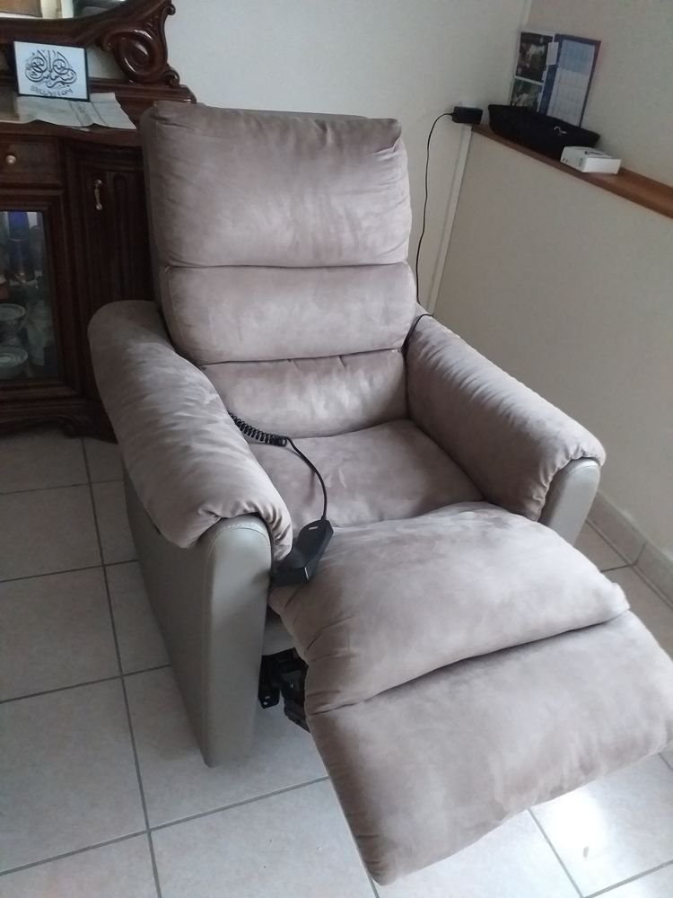 fauteuil relaxation releveur COSY UP 450 Lyon 9 (69)