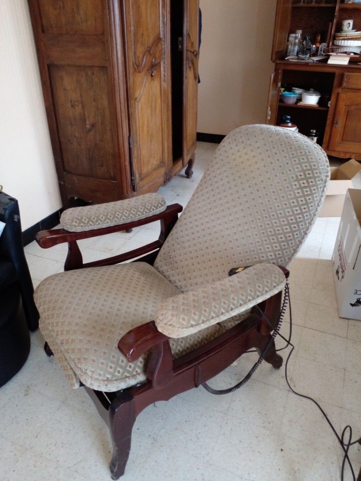 Fauteuil relaxe en tissu et bois 100 Saint-Philbert-de-Grand-Lieu (44)