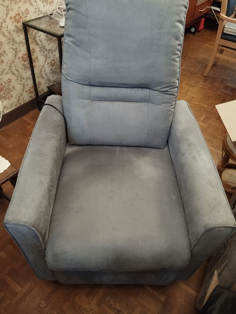 Fauteuil releveur deux moteurs 200 Sartrouville (78)