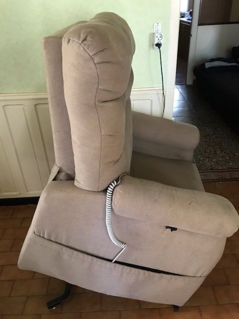 fauteuil  releveur �lectrique 150 Saint-Chinian (34)