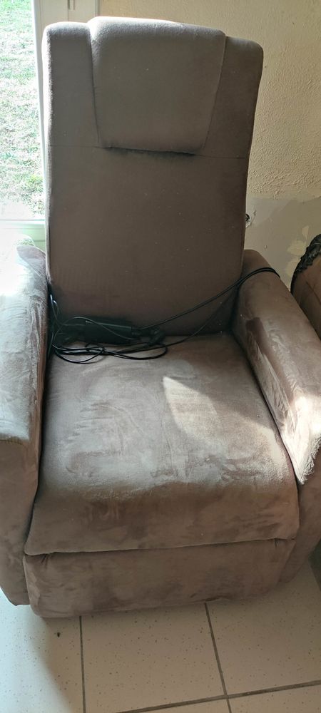 Fauteuil releveur motoris� 80 Saint-Paul-les-Fonts (30)