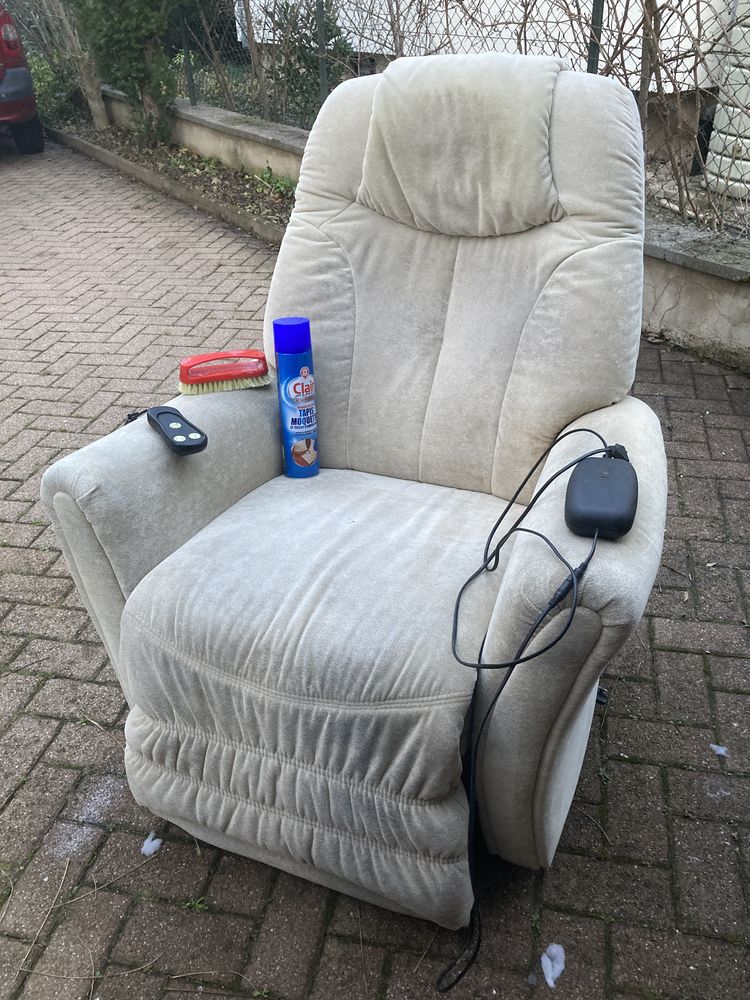 FAUTEUIL RELEVEUR MOTORISE 250 Colmar (68)