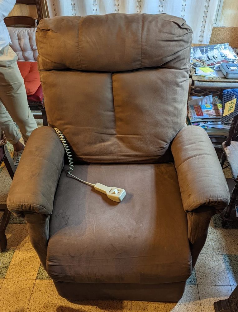 Fauteuil releveur relaxation 180 La Fare-les-Oliviers (13)