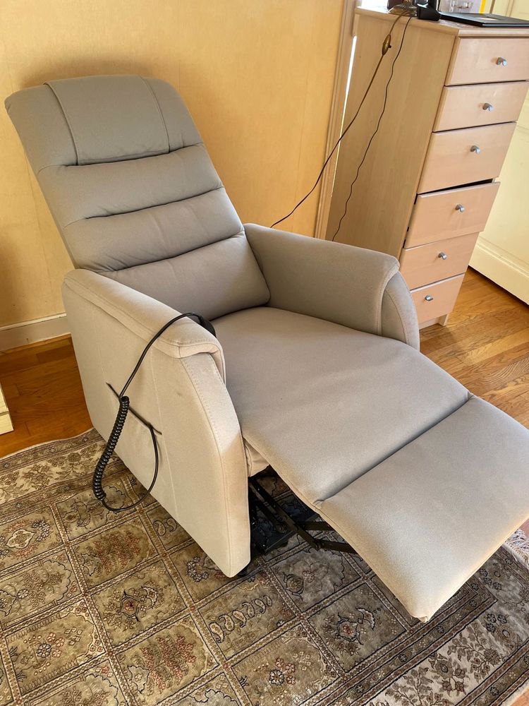 Fauteuil de repos releveur �  2 moteurs 450 Paris 2 (75)