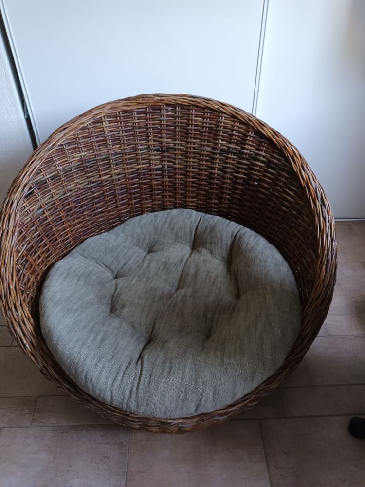 FAUTEUIL ROTIN FORME COQUILLE OEUF - 30 Cluses (74)