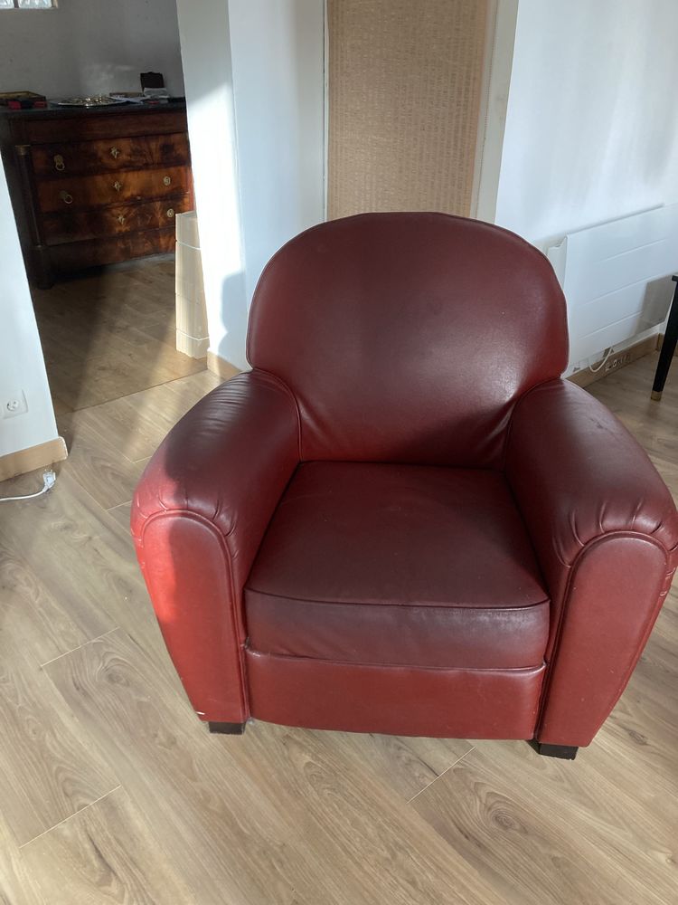 Fauteuil  rouge en cuir 250 Crosne (91)