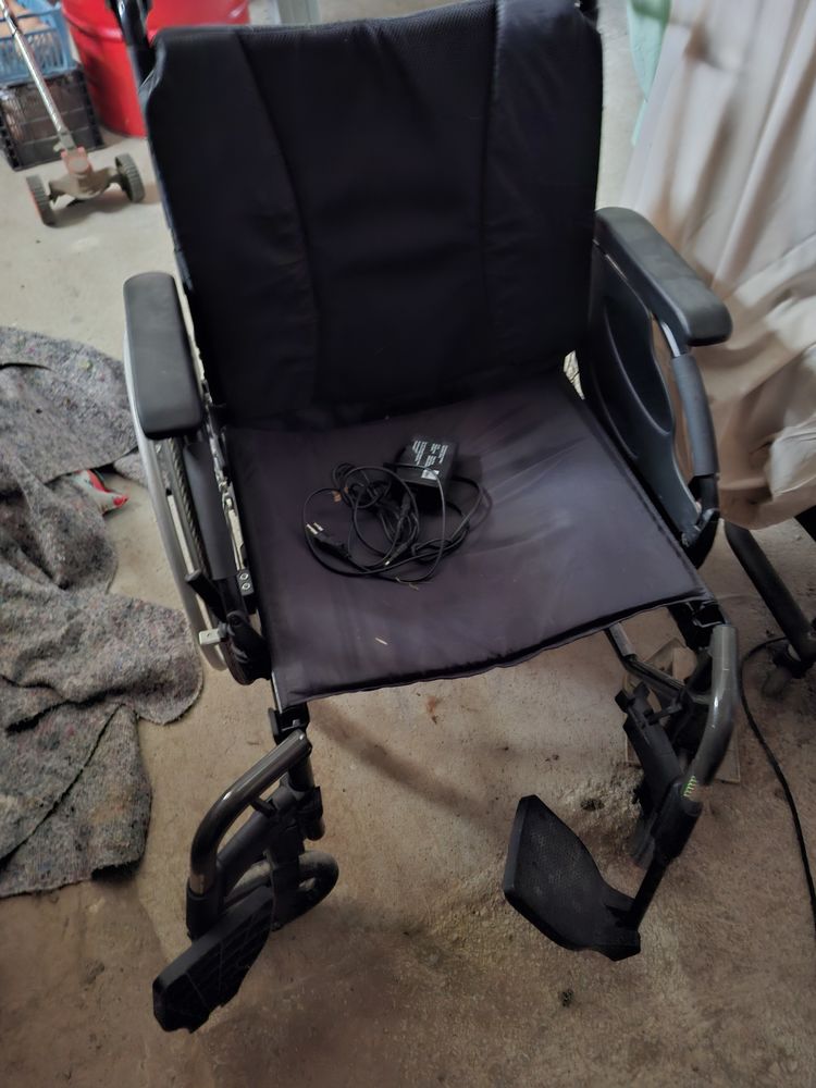 Fauteuil roulant electrique 1500 Azille (11)
