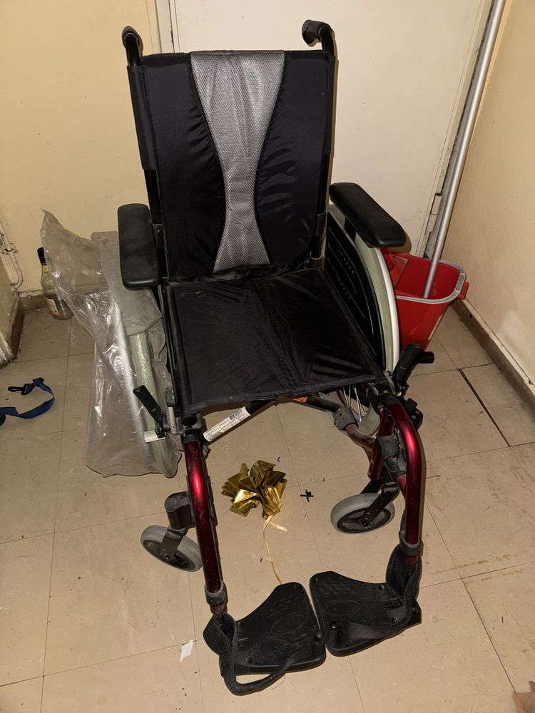 Fauteuil roulant invacare 250 Carri�res-sous-Poissy (78)