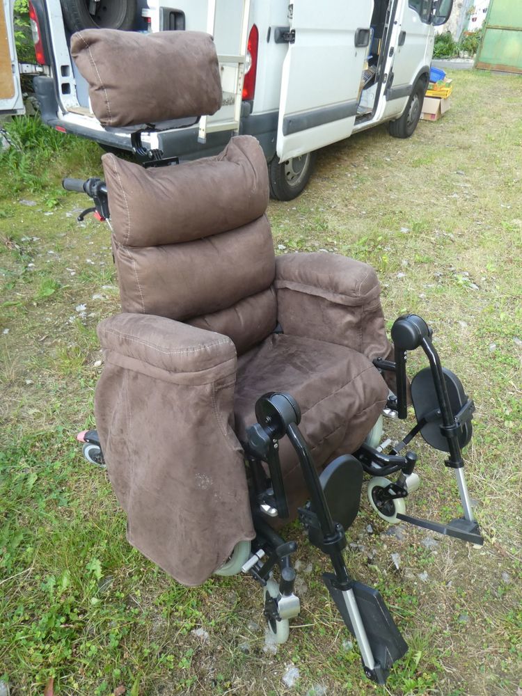 Fauteuil roulant pour polyhandicap� 50 Arudy (64)