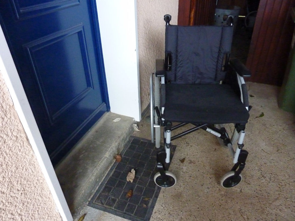 Fauteuil roulant super l�ger 0 Ambar�s-et-Lagrave (33)