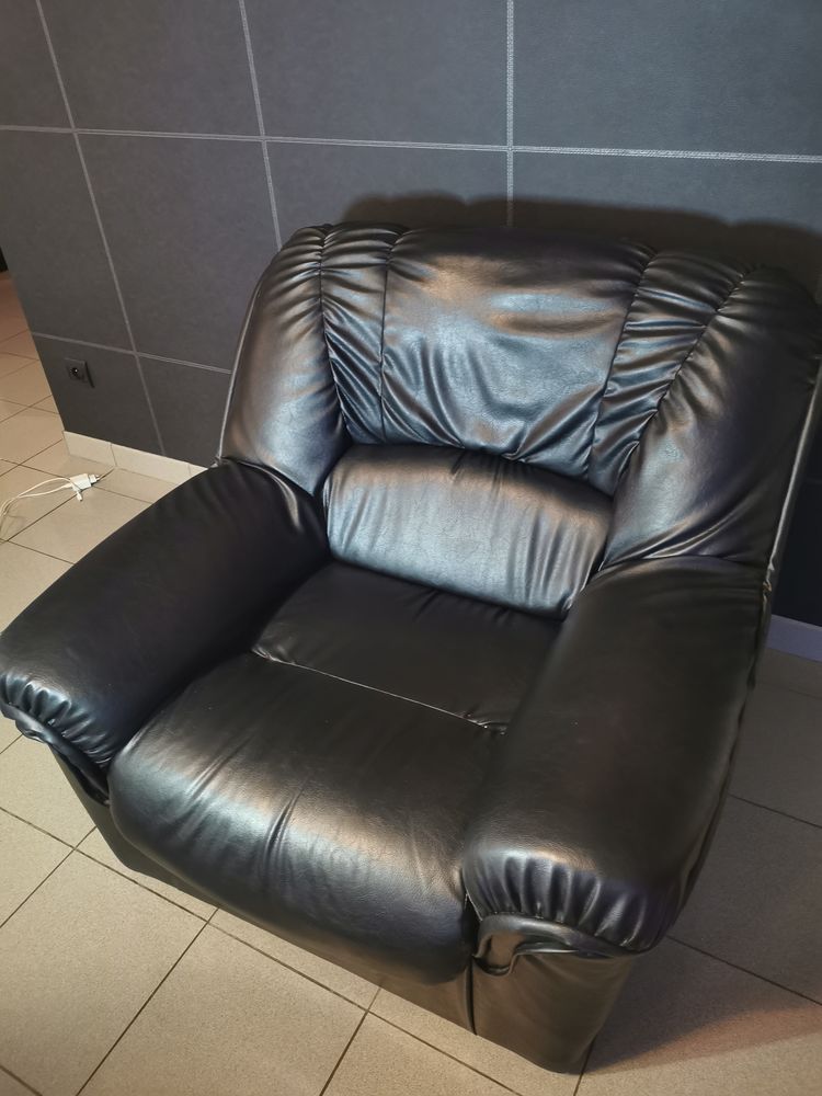 Fauteuil en simili-cuir noir confortable 30 Serris (77)