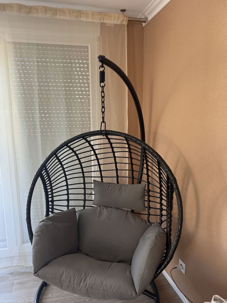 Fauteuil suspendu. 255 Haguenau (67)