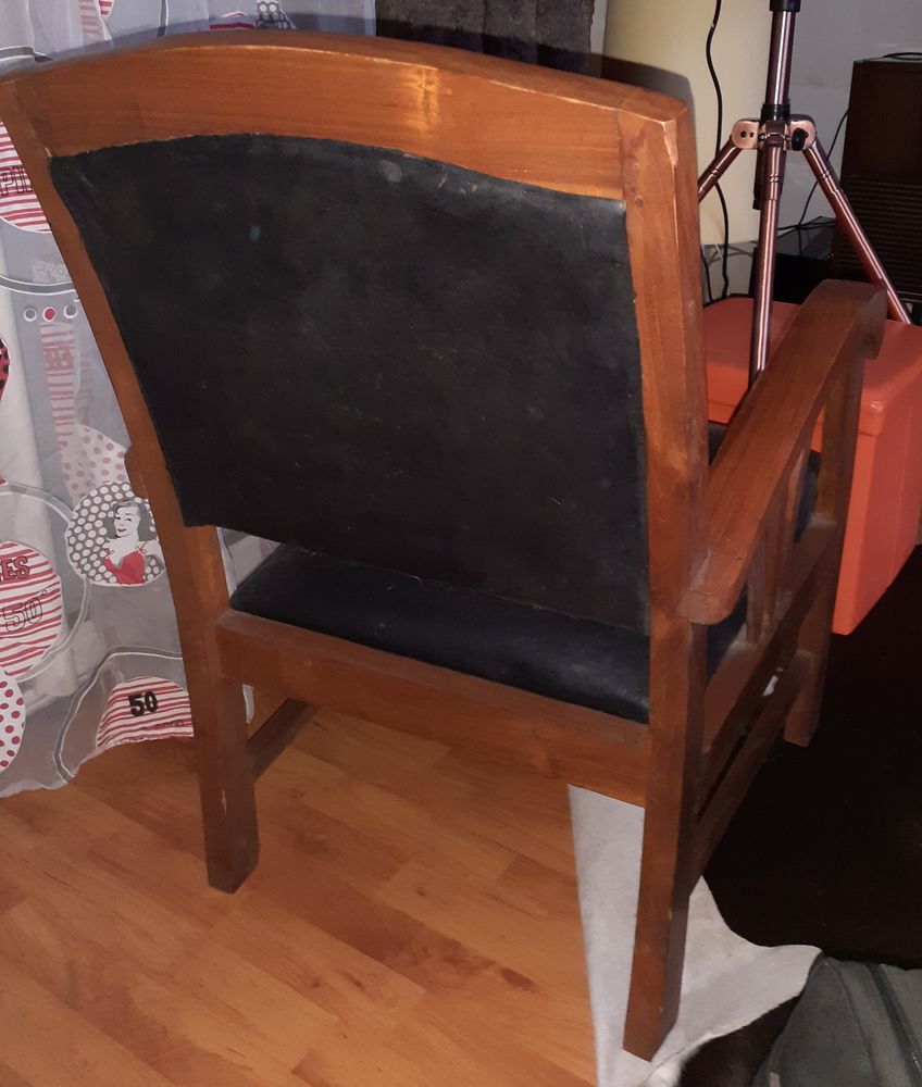 Fauteuil en teck et cuir noir 150 Nieul (87)