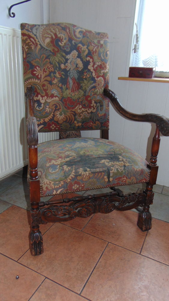 fauteuil tr�s ancien 30 Bruay-sur-l'Escaut (59)
