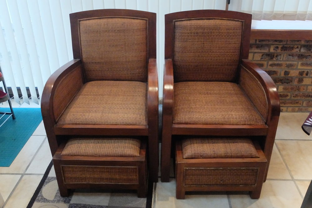 fauteuil type bois exotique 'dossier et si�ge en cannage 
50 Bourgbarr� (35)