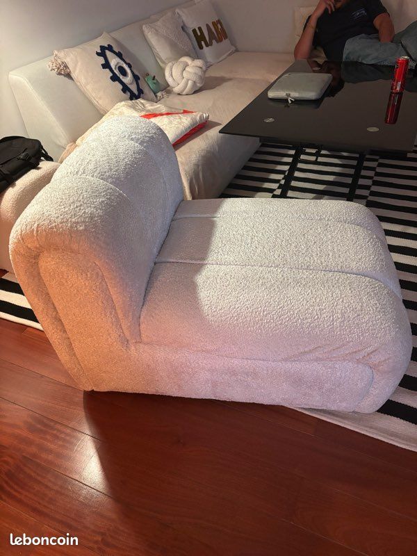 Fauteuil en velour molletonn� de couleur cr�me/beige 120 Paris 14 (75)