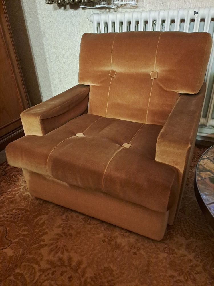 Fauteuil velours dor� 90 Sens (89)