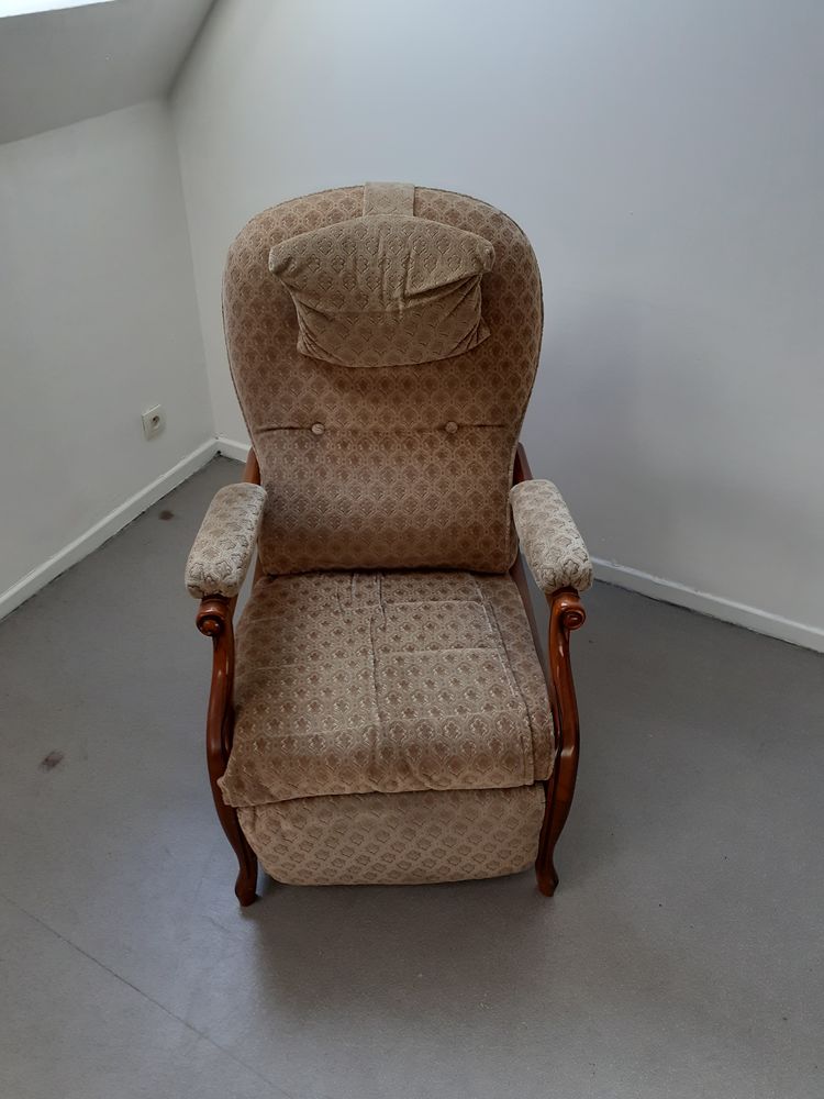 Don d'un fauteuil vintage de bon coeur. 0 Valenciennes (59)