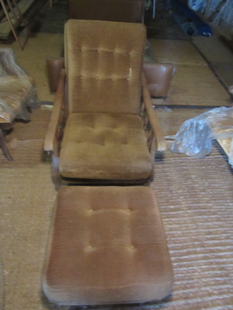Fauteuil vintage et pouf 50 Saint-Jean-de-Bonneval (10)
