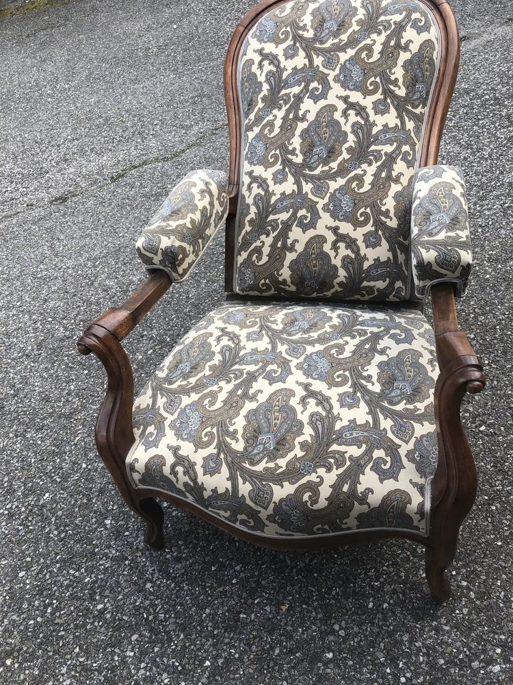 FAUTEUIL VOLTAIRE
A BASCULE 100 Fontaine (38)