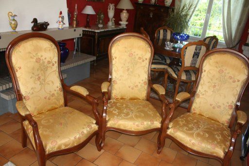 FAUTEUIL VOLTAIRE
fabtication artisanal
150 � les 2 faute 80 Plougastel-Daoulas (29)