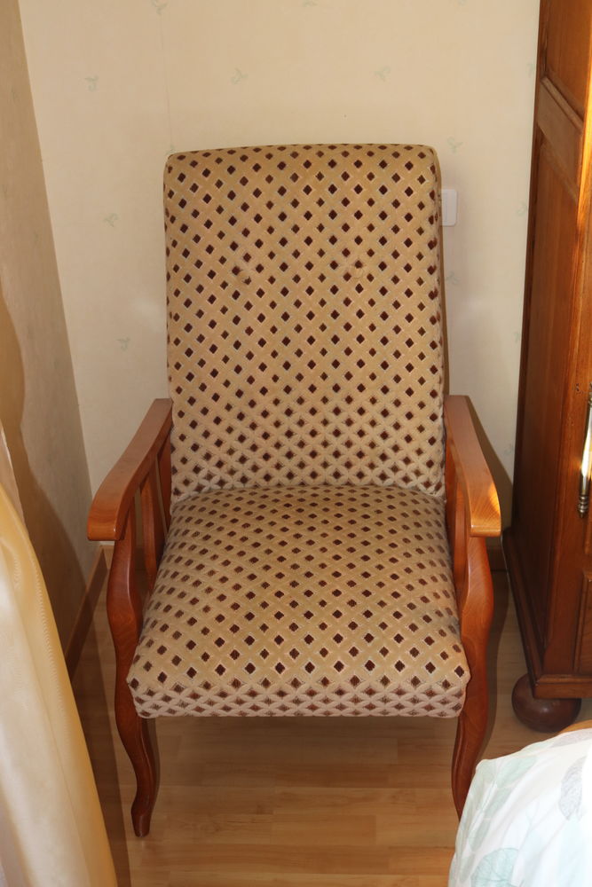 Fauteuil 25 Beaumont-sur-Grosne (71)