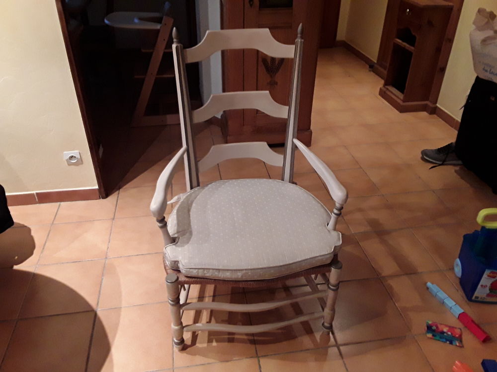 Fauteuil 50 Saint-Victoret (13)