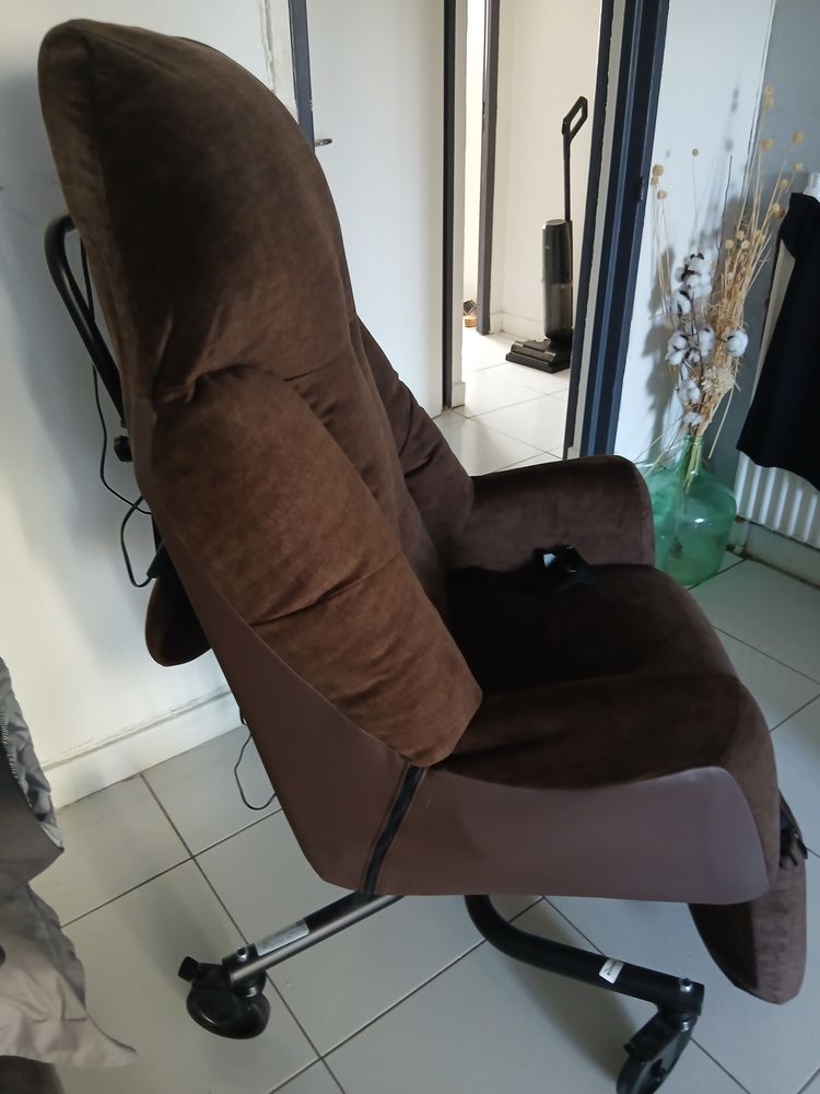 Fauteuil 100 Marseille 16 (13)