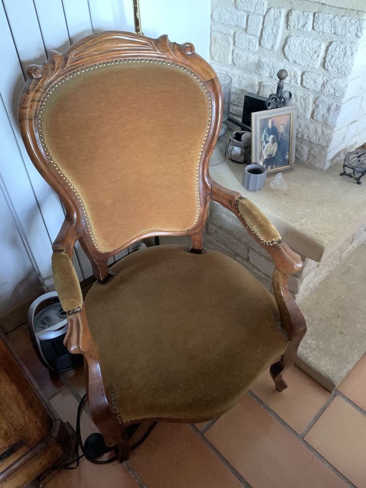 Fauteuils anciens 300 Le Pontet (84)