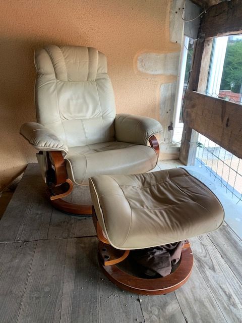 2 fauteuils avec moteur �lectrique, pivotants 100 Rully (71)