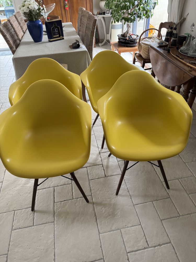 Fauteuils coques scandinaves x 4 150 Saint-Lyphard (44)
