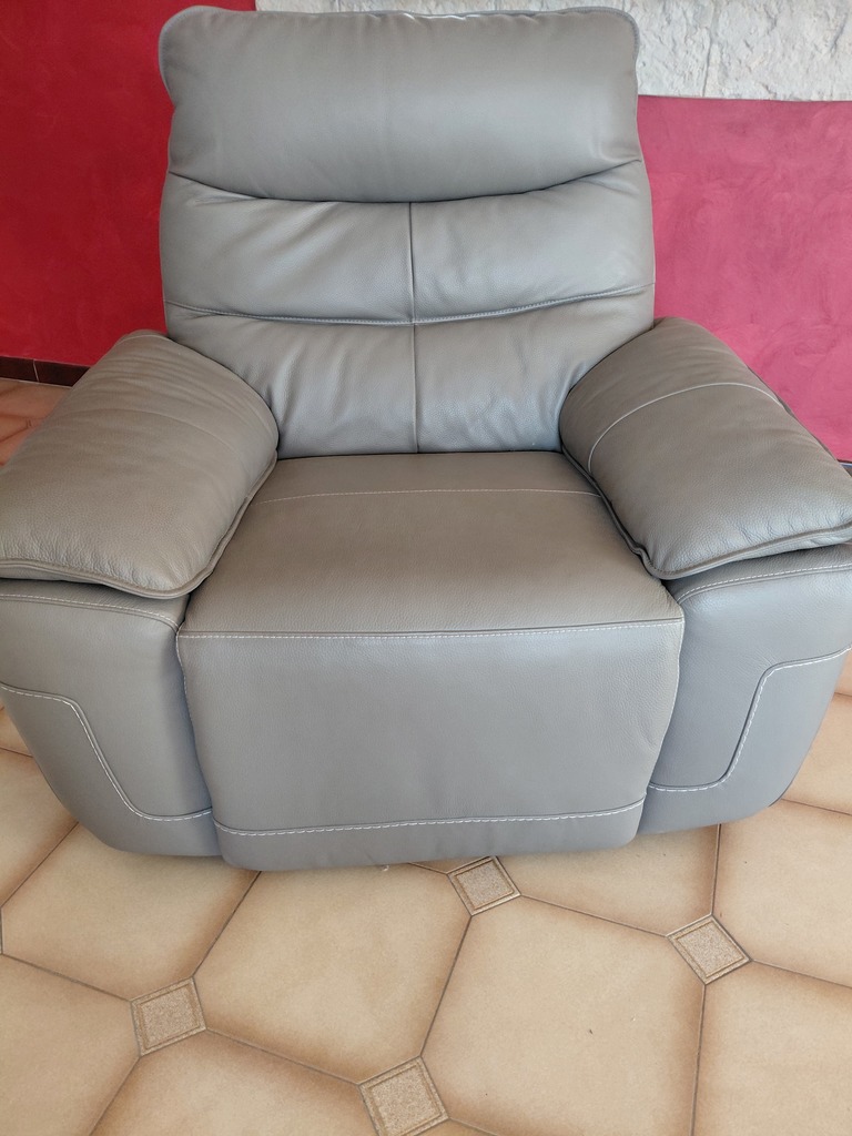 2 fauteuils cuir vachette �lectrique super confortable 650 Bompas (66)