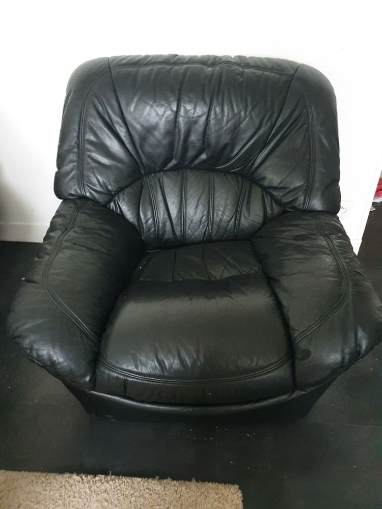 2 Fauteuils en cuir 400 Juvigny-le-Tertre (50)