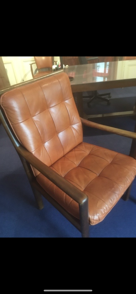 2 Fauteuils cuir  200 Paris 1 (75)