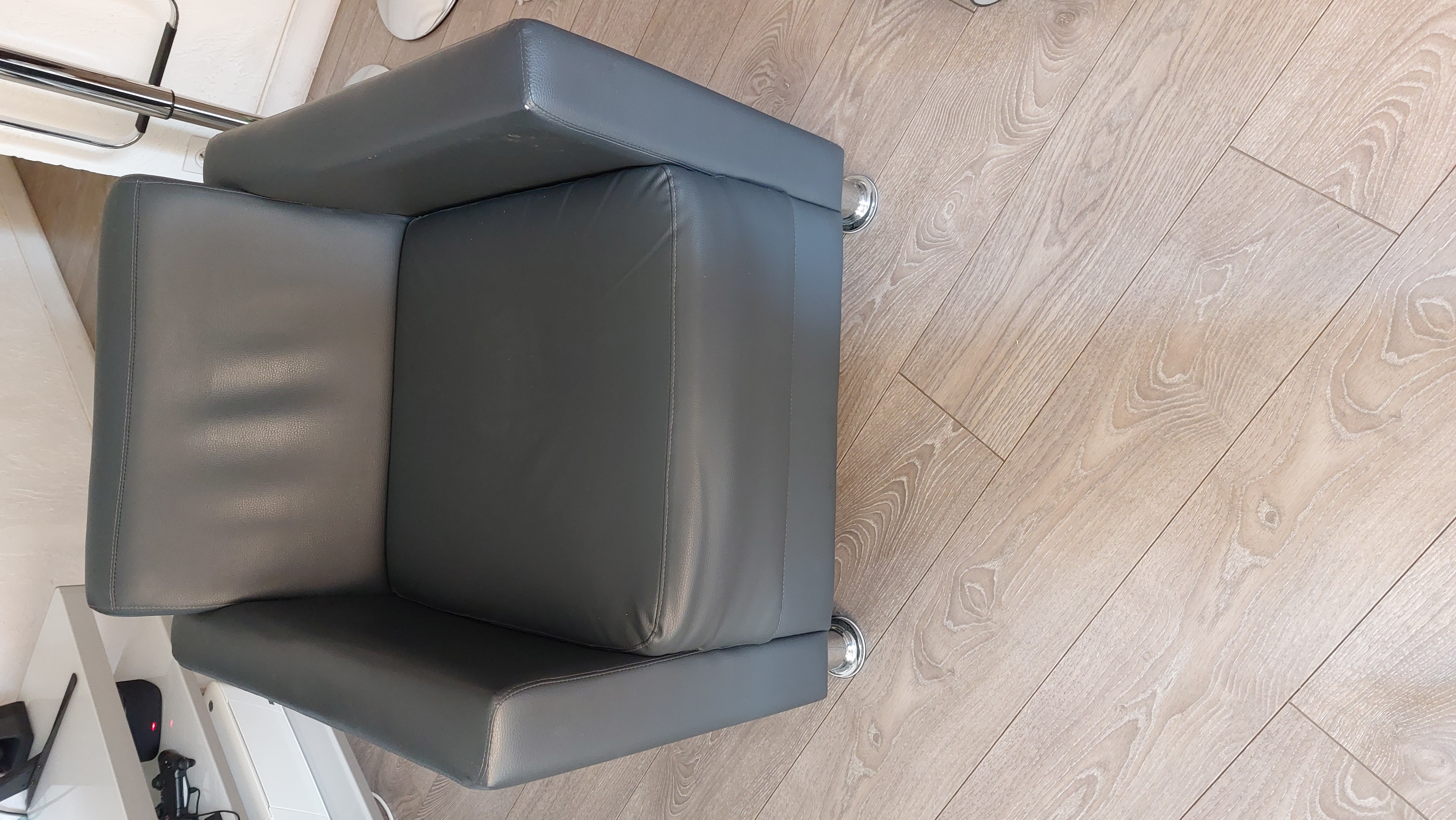 Fauteuils faux cuir gris 40 Cagnes-sur-Mer (06)