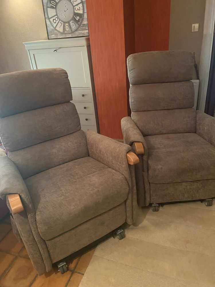 2 fauteuils identiques 600 Saint-Cannat (13)