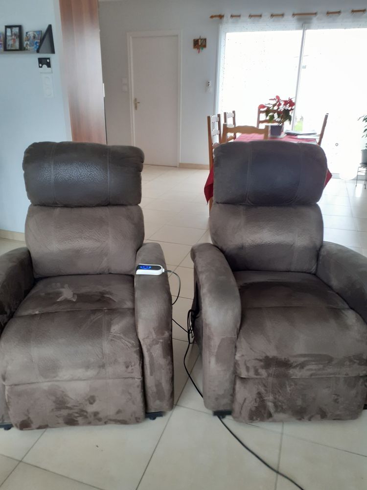 2 Fauteuils microfibre relax marron 250 Les Landes-Genusson (85)