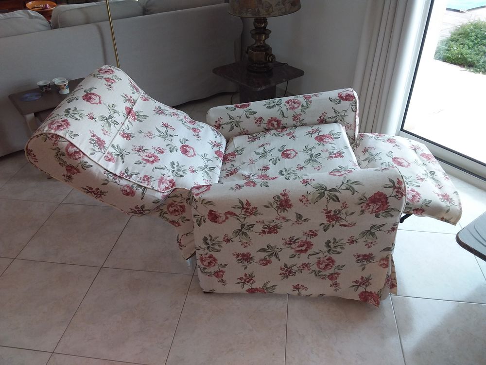 FAUTEUILS RELAX/TV EN BON ETAT.
150 Bresdon (17)