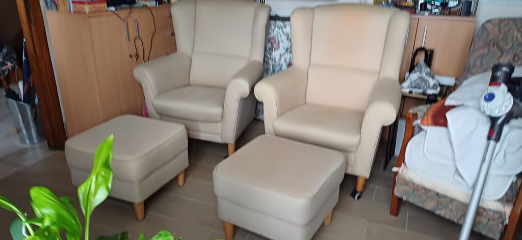 Fauteuils en tissu beige avec repose-pieds 200 Lescure-d'Albigeois (81)